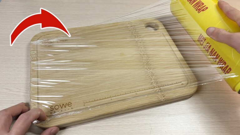 30-Year-Old Trick: How Plastic Wrap Transforms Your Cutting Board!