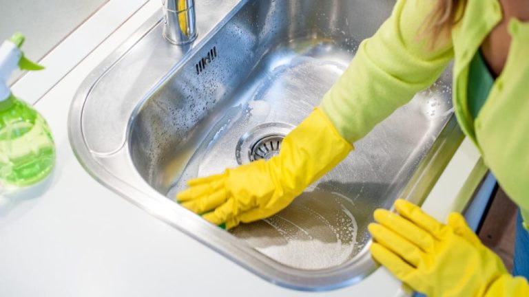 Clean Your Entire Kitchen in 120 Seconds with This 2-Minute Method