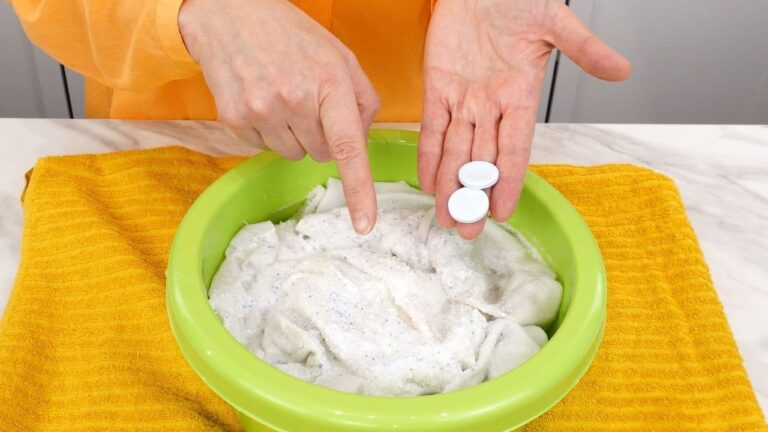 Transform White Clothes: 2 Simple Tablets for a Snow-White Wash Without Bleach!