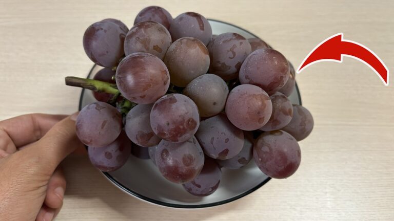 30 Years Washing Grapes Wrong: Discover the Clean Method That Changes Everything!